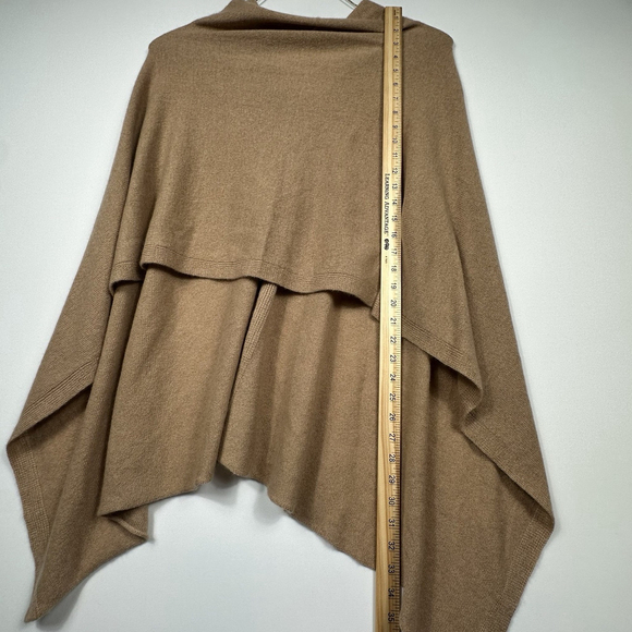 Amicale Cashmere One Size Cashmere Poncho Women's Tan - Picture 6 of 6